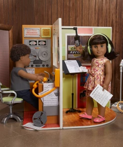 American Girl Melody’s™ Recording Studio 19 American Girl Melody’s™ Recording Studio