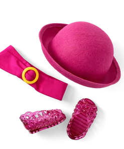 American Girl Courtney’s™ Holiday Bundle Ages 8+ 12 American Girl Courtney’s™ Holiday Bundle Ages 8+