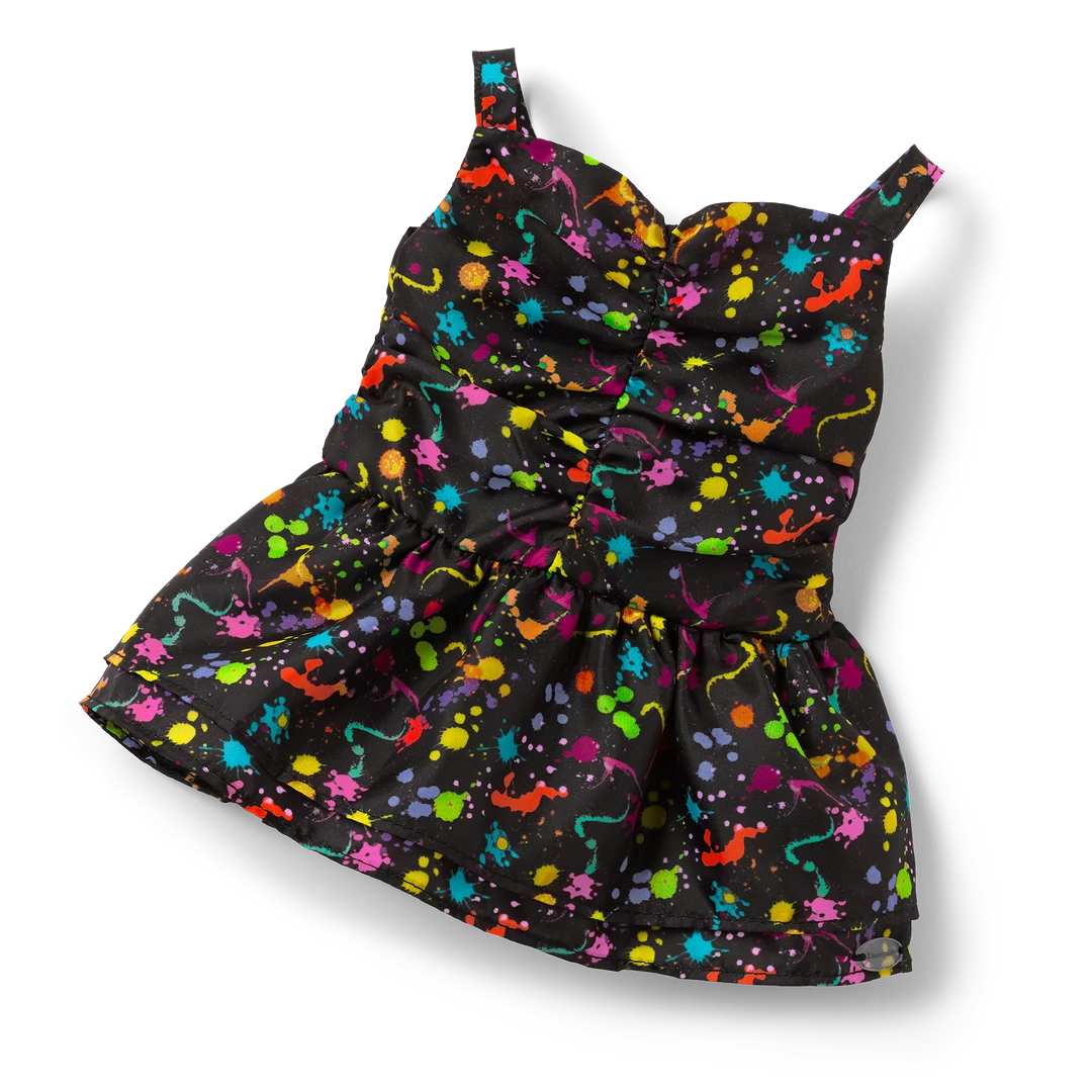 American Girl Courtney’s™ Holiday Bundle Ages 8+ 8 American Girl Courtney’s™ Holiday Bundle Ages 8+