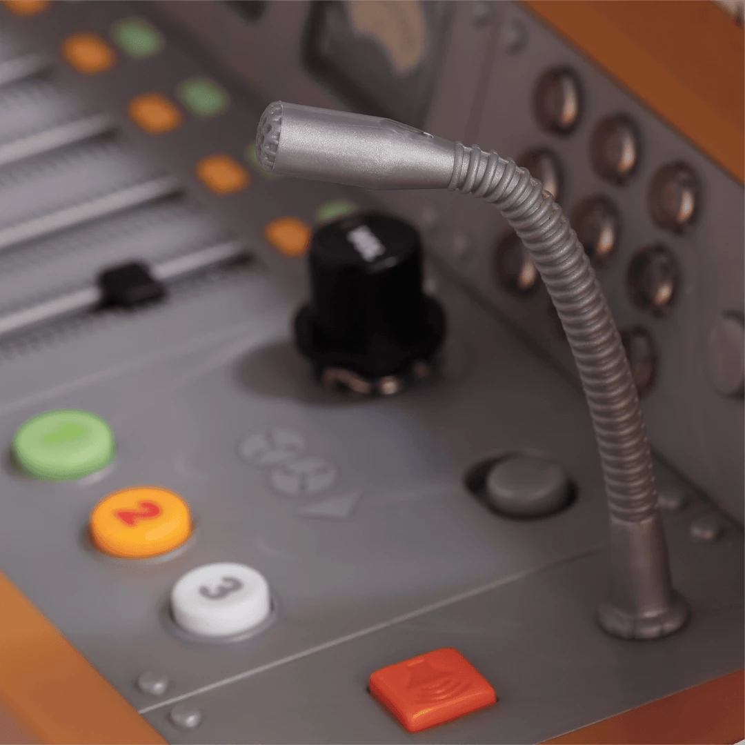 American Girl Melody’s™ Recording Studio 8 American Girl Melody’s™ Recording Studio